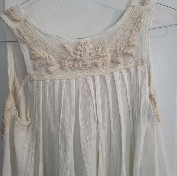 Lovely Embroidered Top - Picture 5 of 6